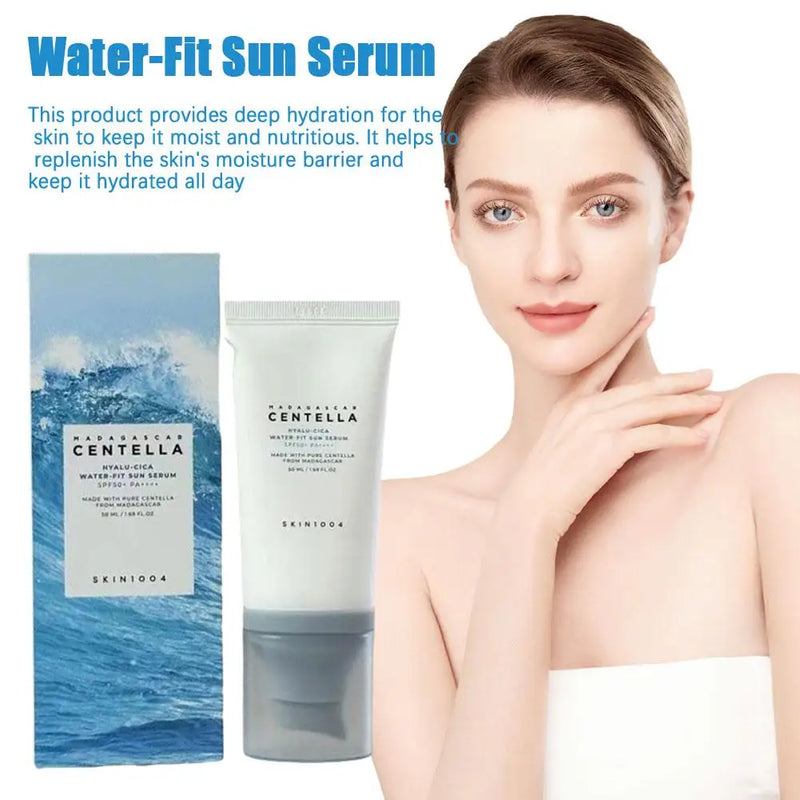 Creme coreano protetor sensível à água com ácido hialurônico Snow Grass Water Sensitive Centella Madagascar Hyalu Cica Water-Fit Sun Serum FPS 50 PA