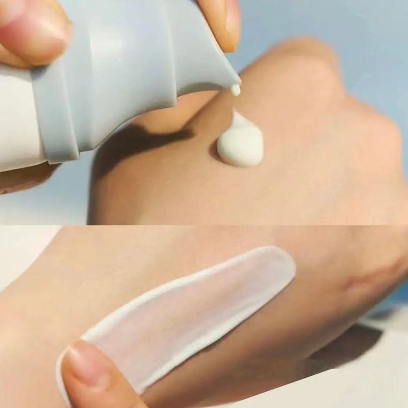 Creme coreano protetor sensível à água com ácido hialurônico Snow Grass Water Sensitive Centella Madagascar Hyalu Cica Water-Fit Sun Serum FPS 50 PA
